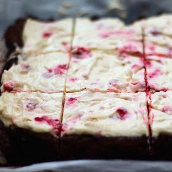 Valentines Raspberry Cheesecake Brownies